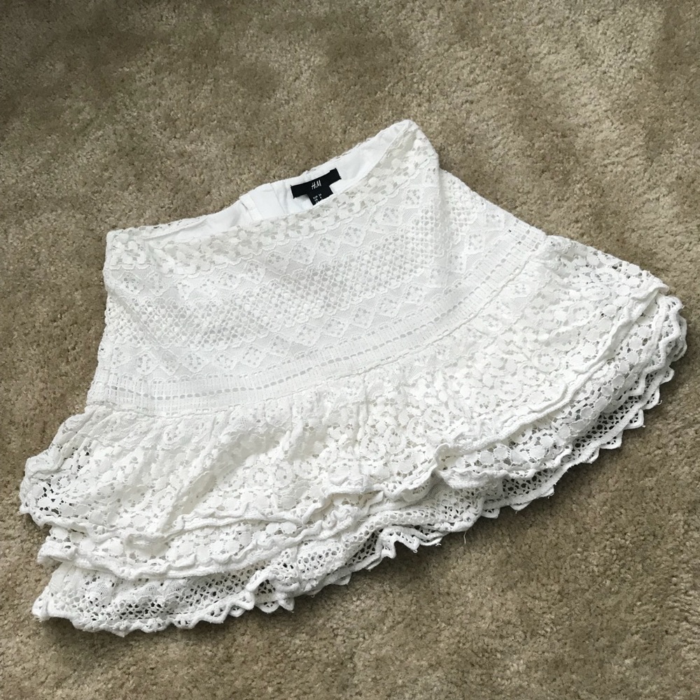 🛍 SALE H&M lace skirt